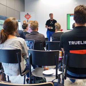 Webshop hosted door True: Wednesday Meetup